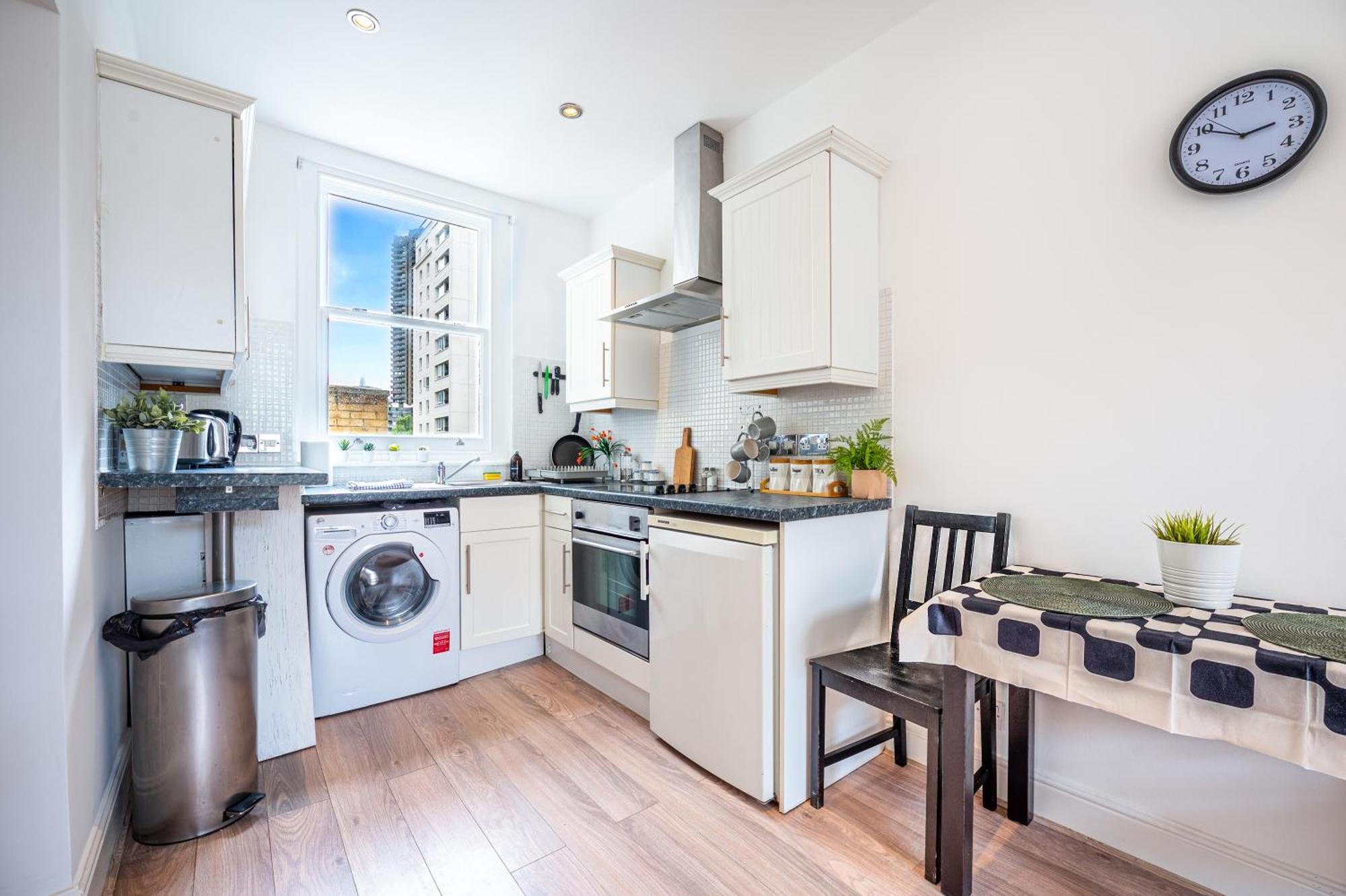 ロンドンOne-Bed Flat, Kensington, Bank Payment To The Host Within 24H From The Reservationアパートメント エクステリア 写真